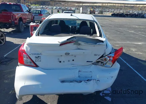 2014 Nissan Versa 1.6 Sv z USA, uszkodzony, nr VIN 3N1CN7AP1EL823794